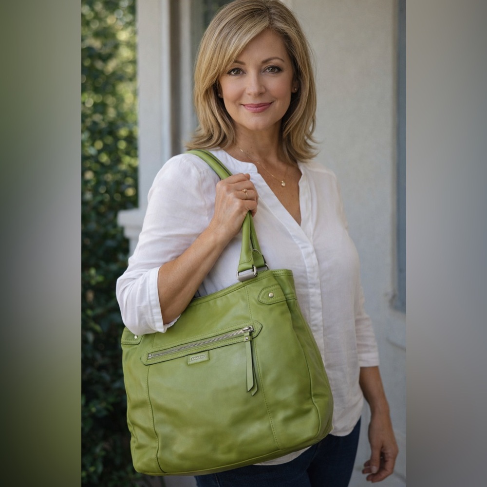 Coach Daisy Green Leather Hobo Bag (Style F23937)